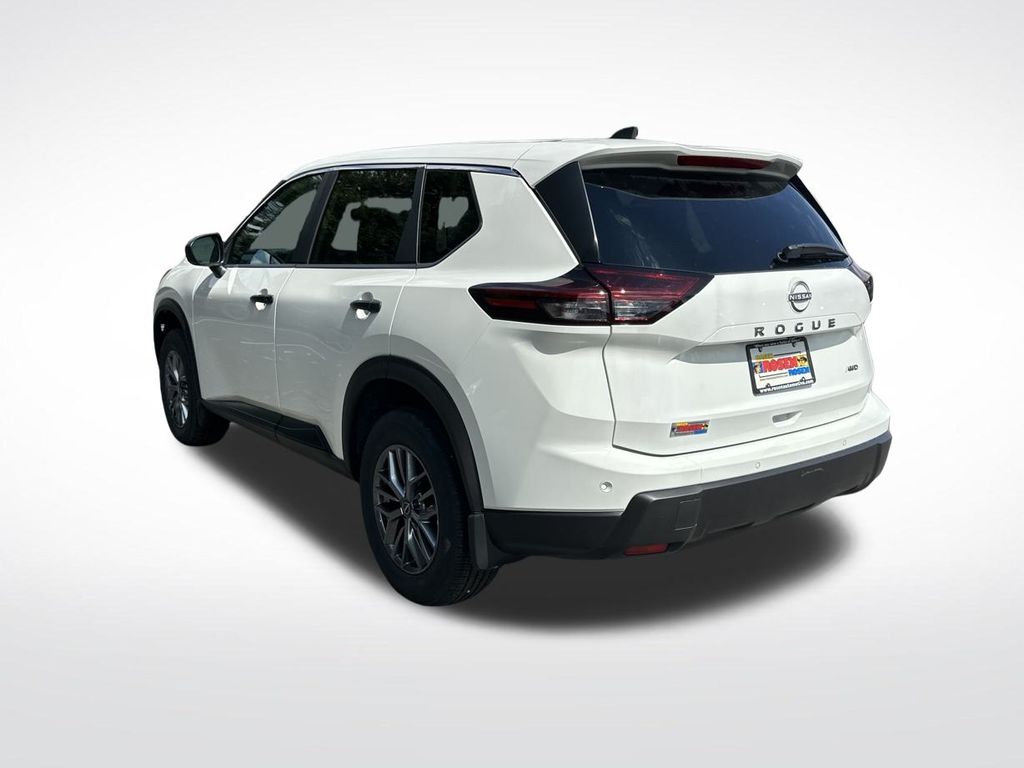 2026 Nissan Rogue S photo 3