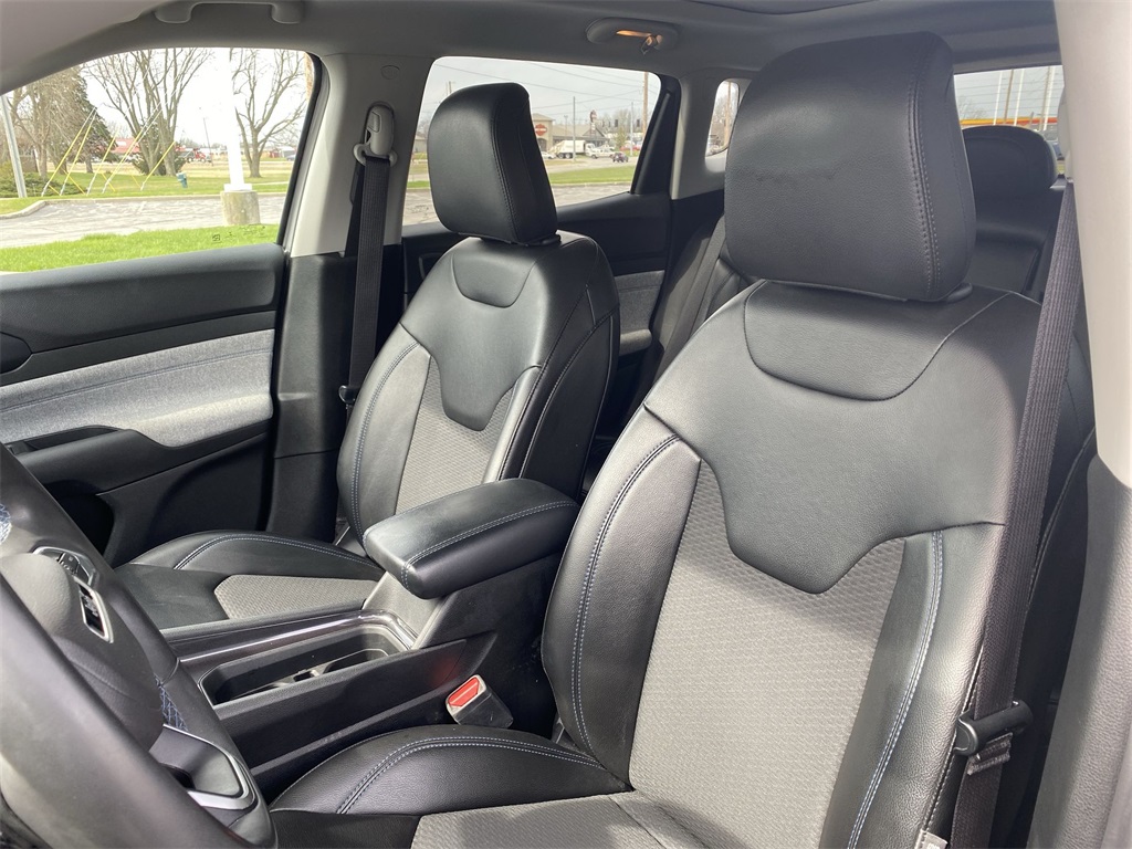 2022 Jeep Compass Latitude photo 8