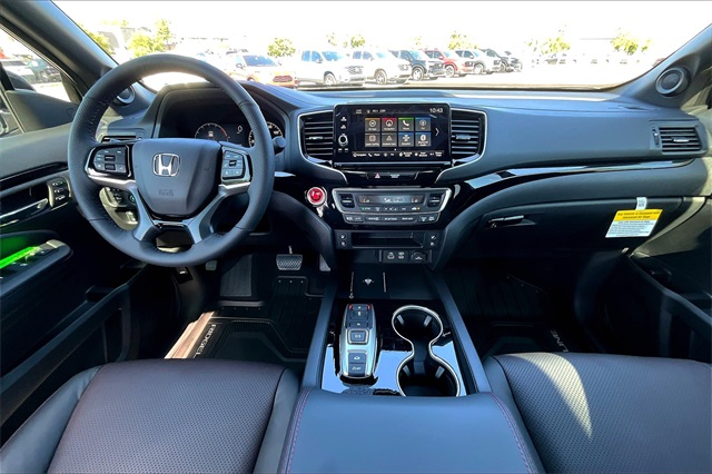 2026 Honda Ridgeline Black Edition photo 2