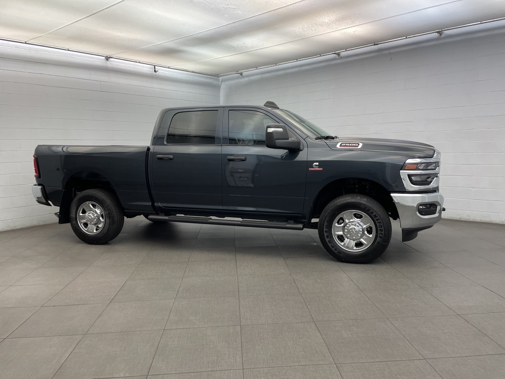 2025 Ram 2500 Tradesman photo 2