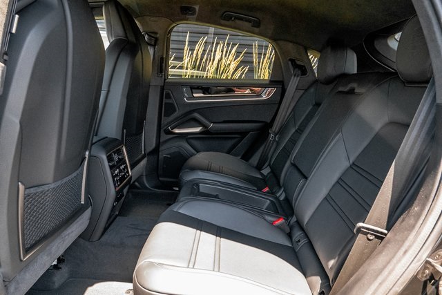 2025 Porsche Cayenne Turbo GT photo 25