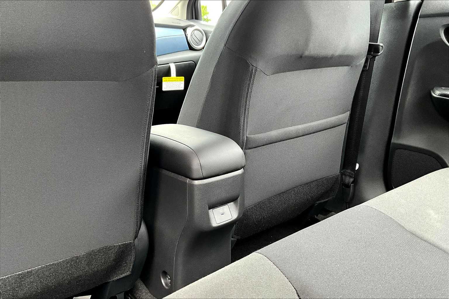 2025 Nissan Versa SV photo 16