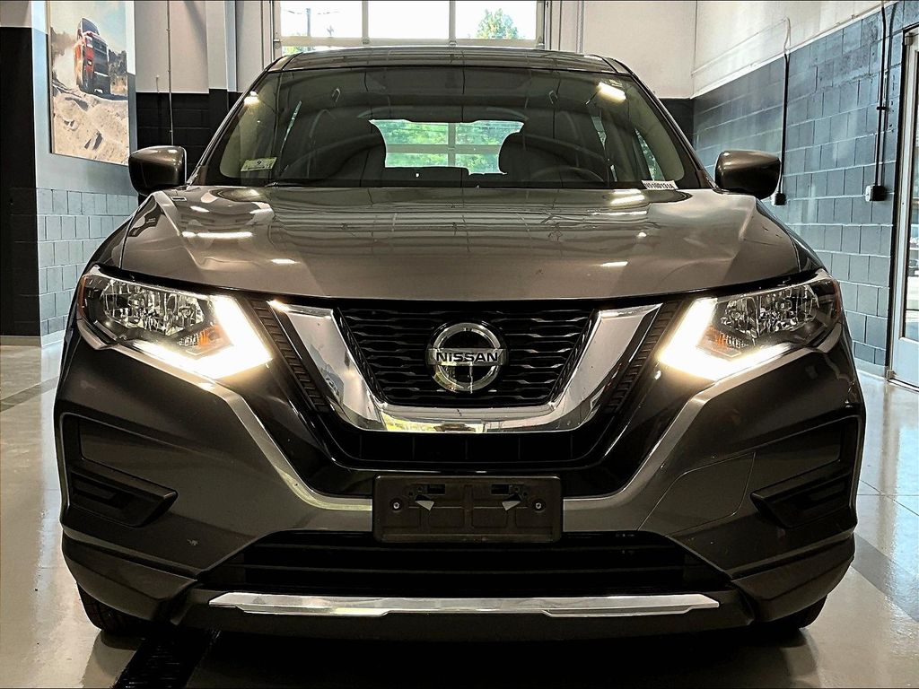2018 Nissan Rogue S photo 2