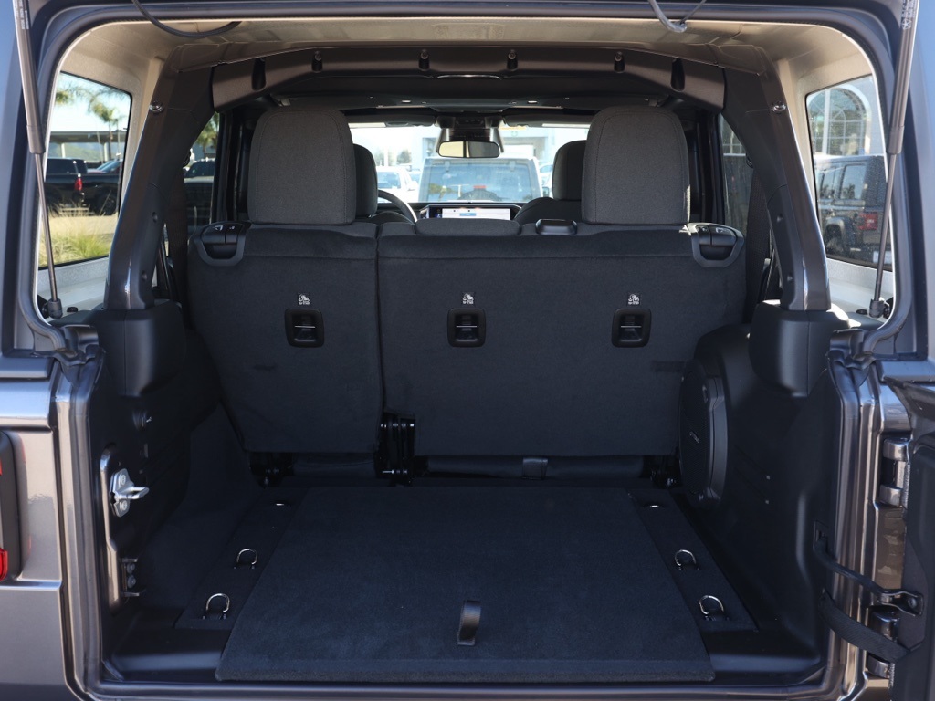 New 2026 Granite Crystal Metallic Clear-Coat Exterior Paint Jeep Willys image 15