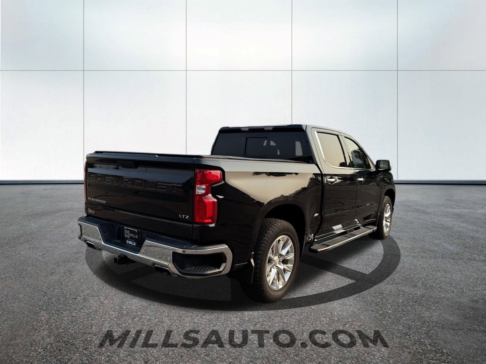 2022 Chevrolet Silverado 1500 LTZ photo 3