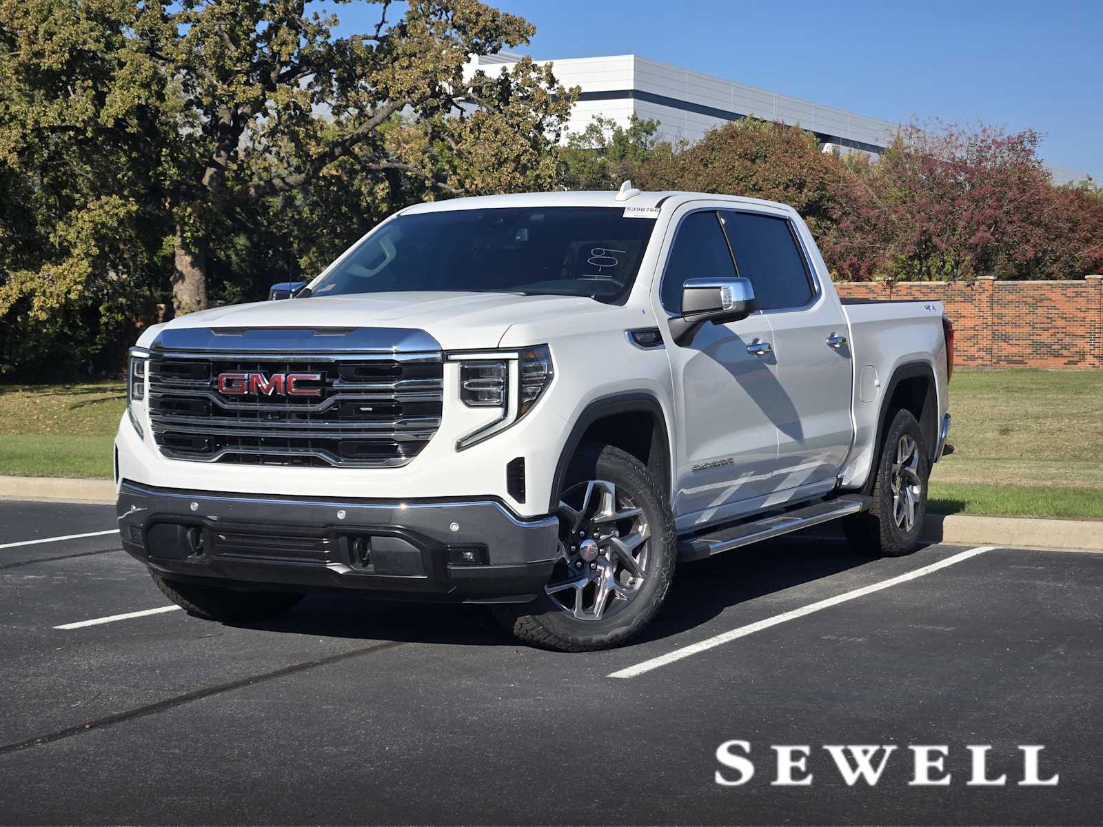 2026 GMC Sierra SLT's photo