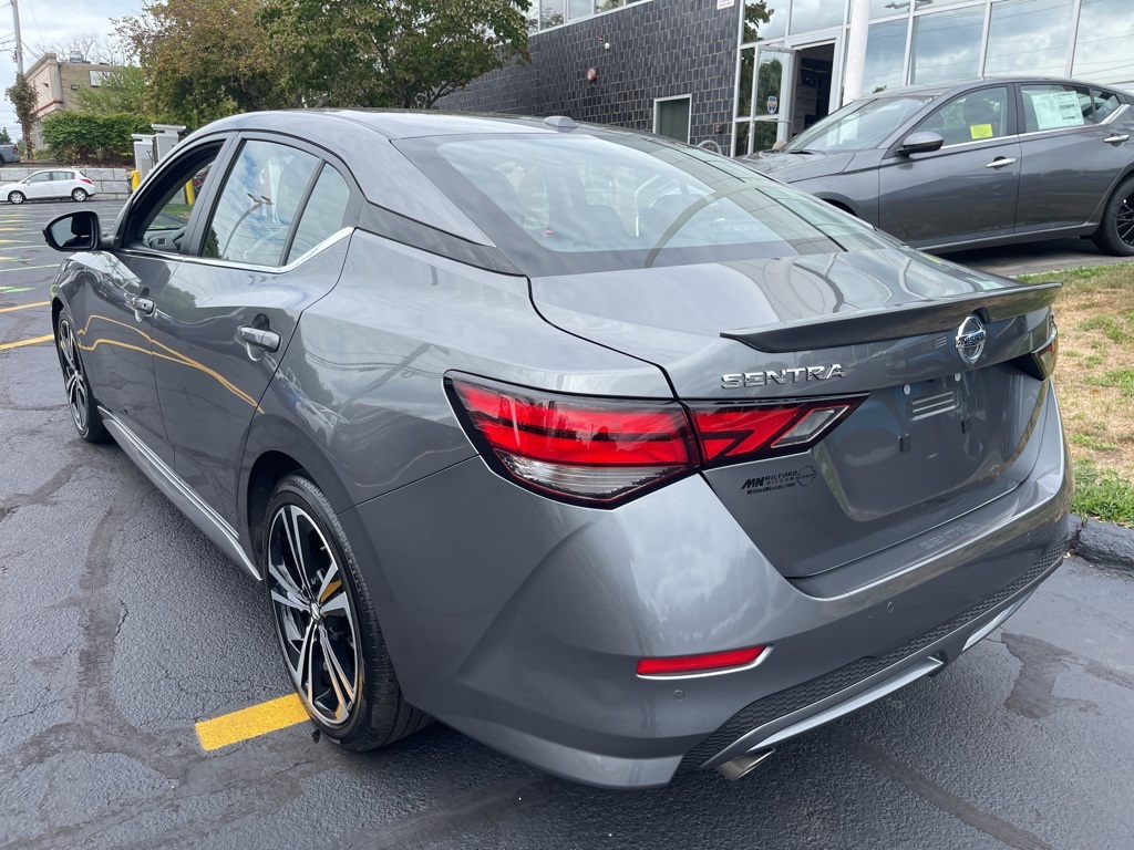 2023 Nissan Sentra SR Premium photo 3