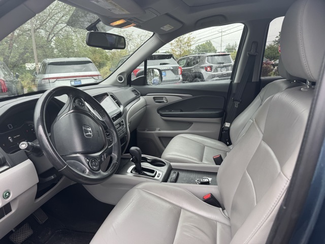 2017 Honda Pilot EX-L photo 13
