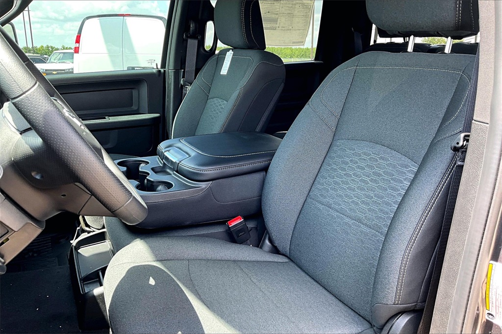 2026 Ram 2500 Tradesman photo 9