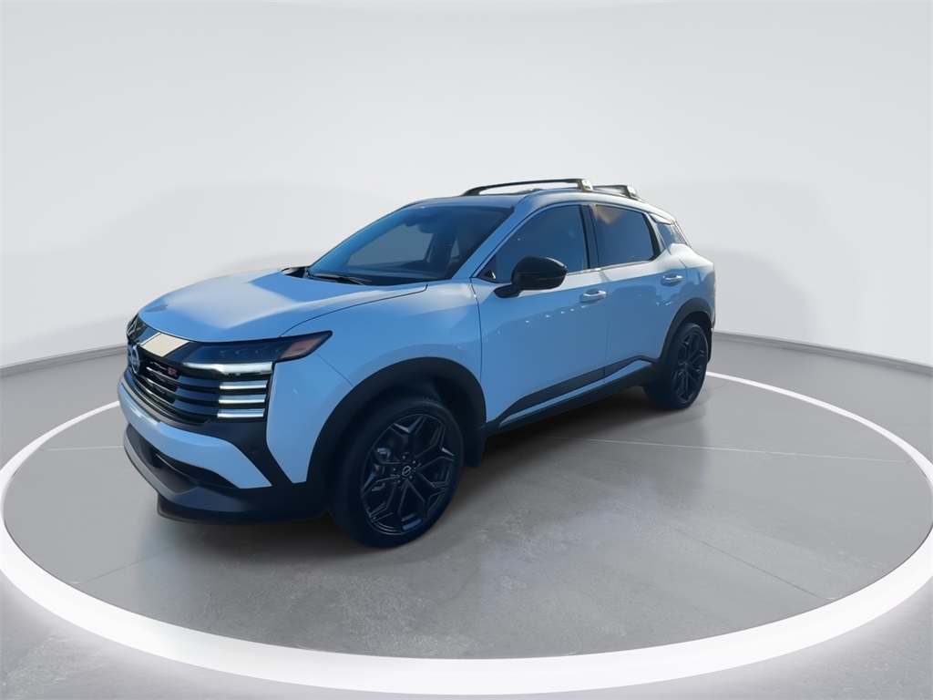 2026 Nissan Kicks SR photo 4