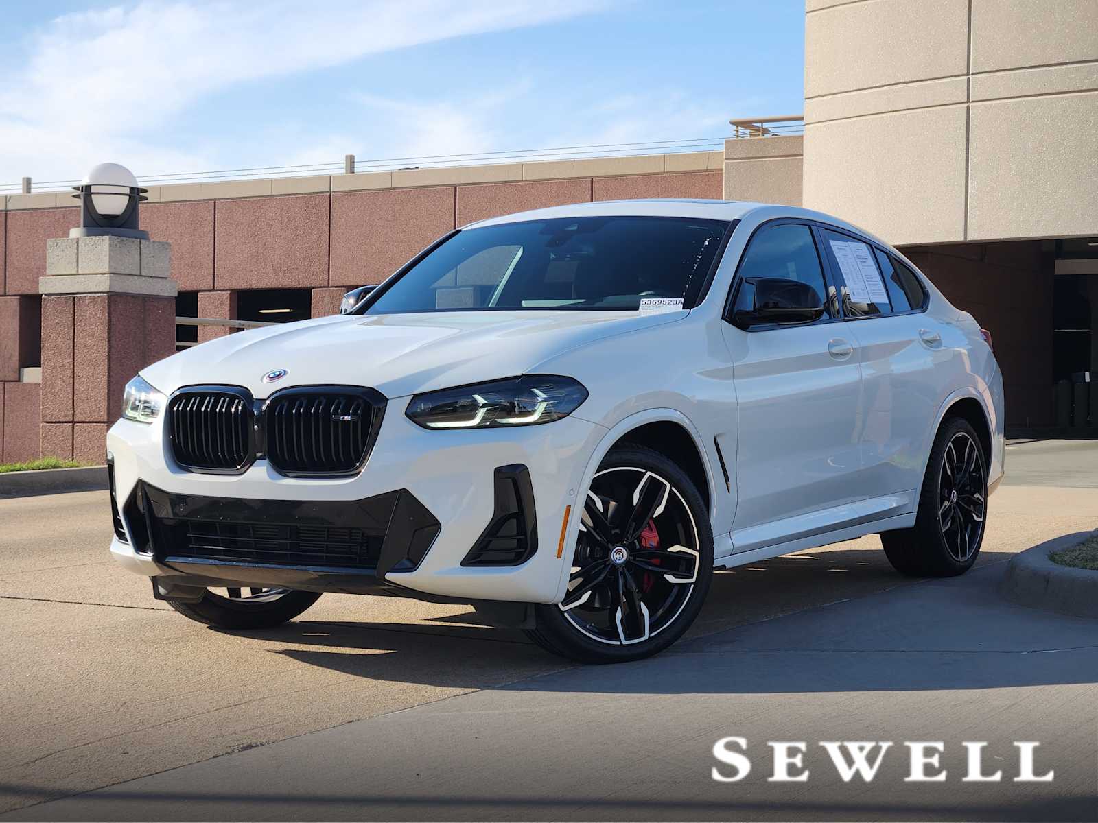 2023 BMW X4 M40i's photo