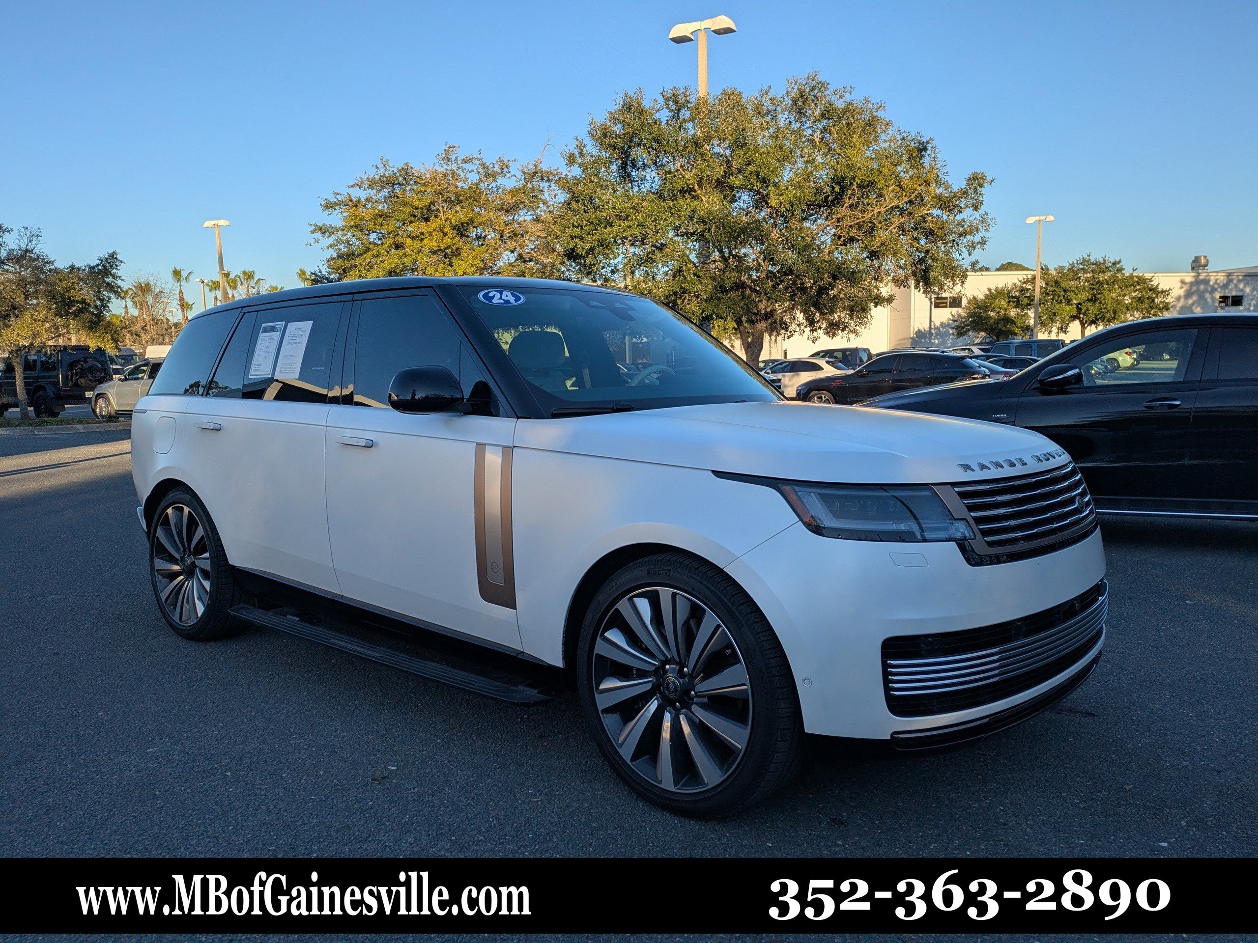 2025 Land Rover Range Rover SV's photo