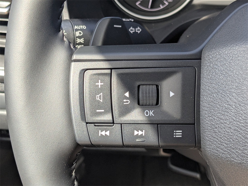2026 Nissan Rogue SV photo 18