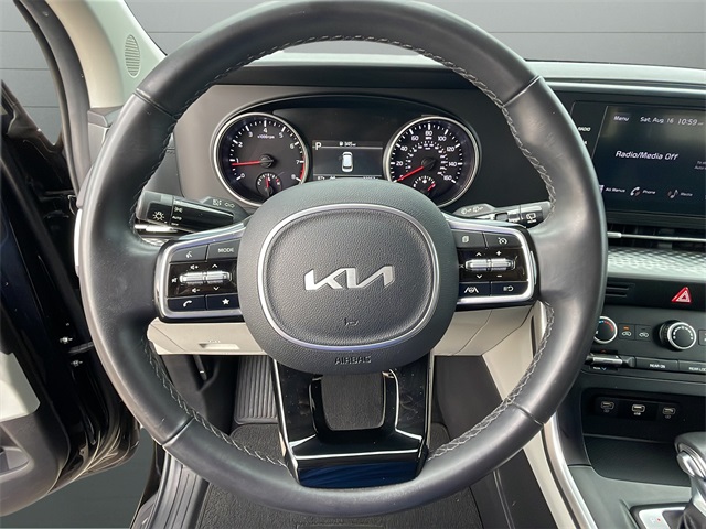 2024 Kia Carnival LX photo 27