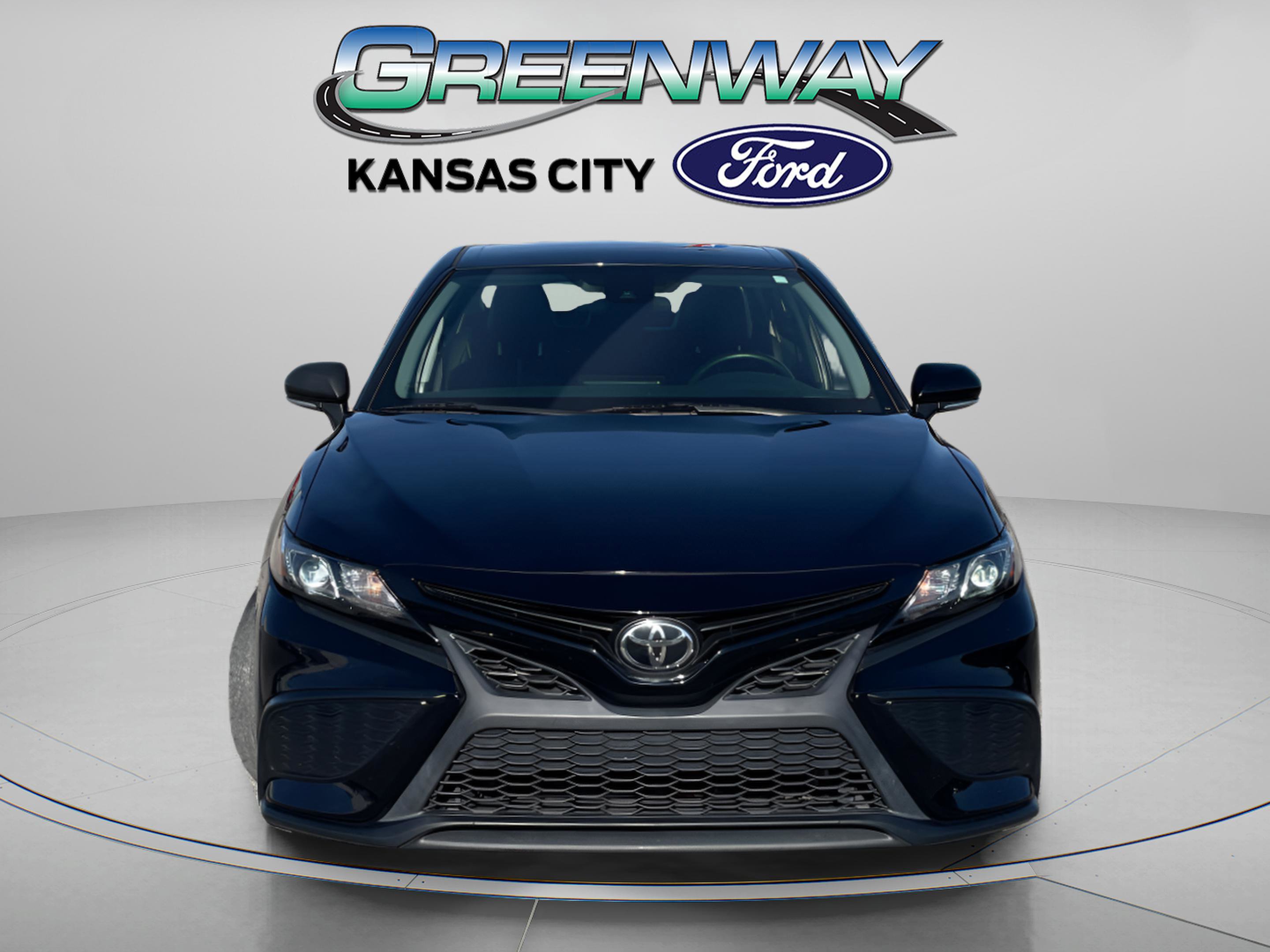 Used 2022 Toyota Camry SE with VIN 4T1G11AKXNU625244 for sale in Kansas City
