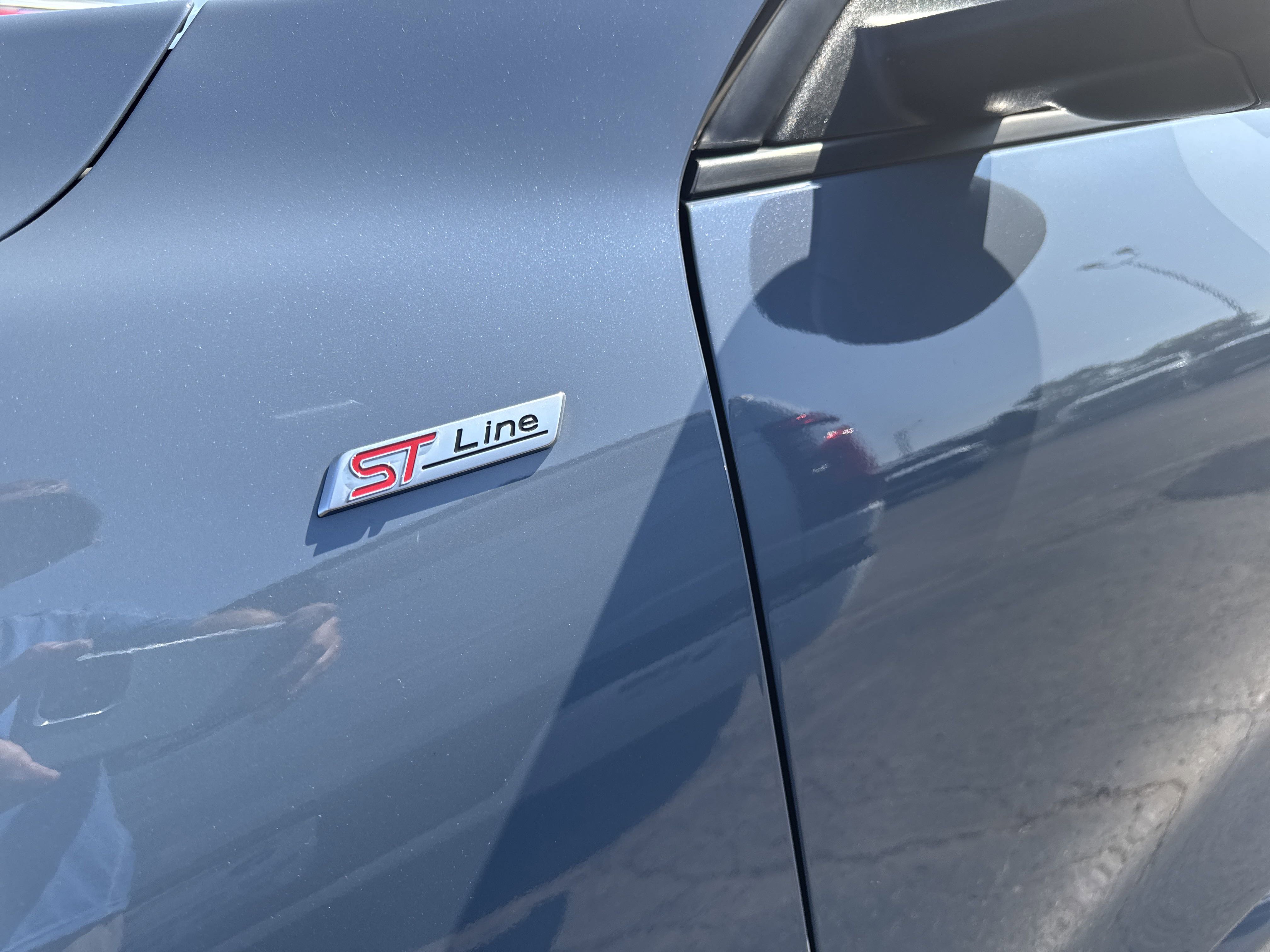 2023 Ford Escape ST-Line photo 3