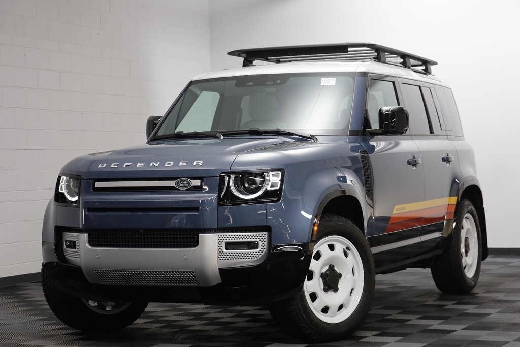 2025 Land Rover Defender S's photo