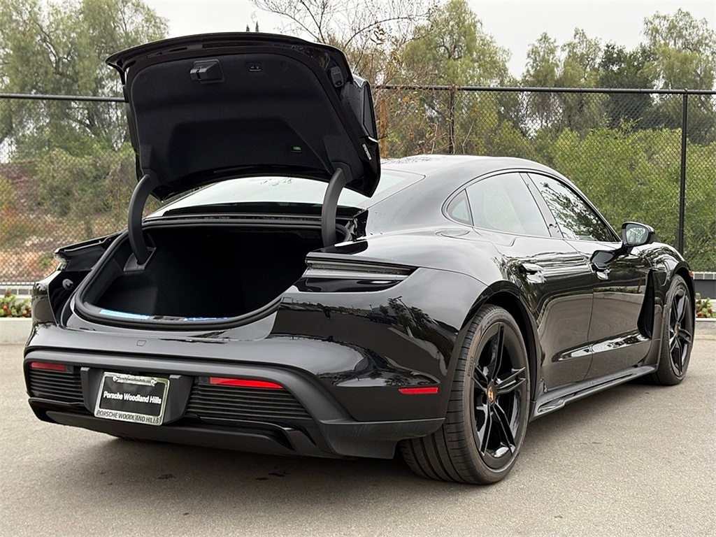 2025 Porsche Taycan 4S photo 33