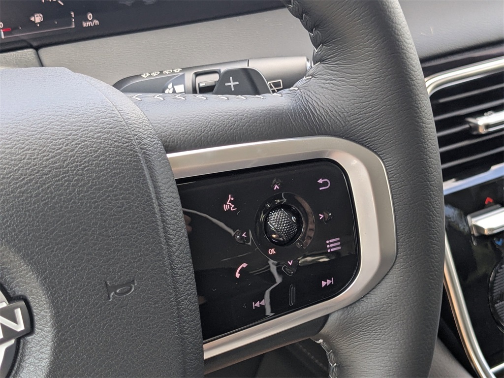 2026 Nissan Armada SV photo 23