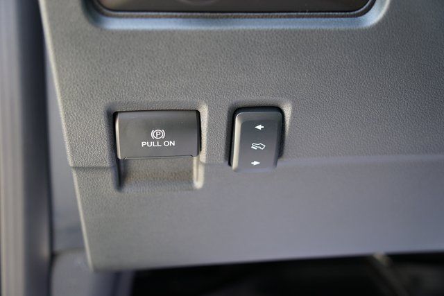 2025 FORD F-250 - Image 37