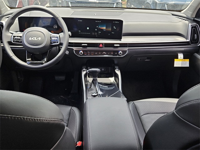 2025 Kia Sorento S photo 6