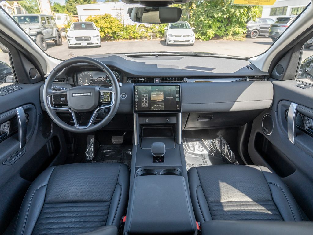 2024 Land Rover Discovery Sport S photo 16