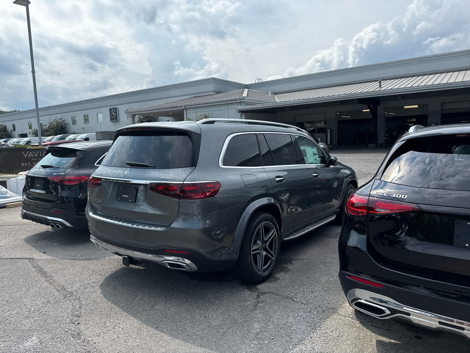 2026 Mercedes Benz GLS 450 4MATIC photo 2