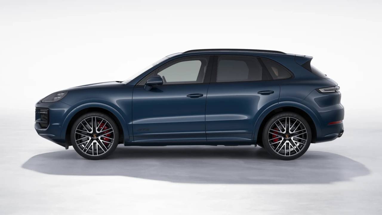 2026 Porsche Cayenne GTS photo 2