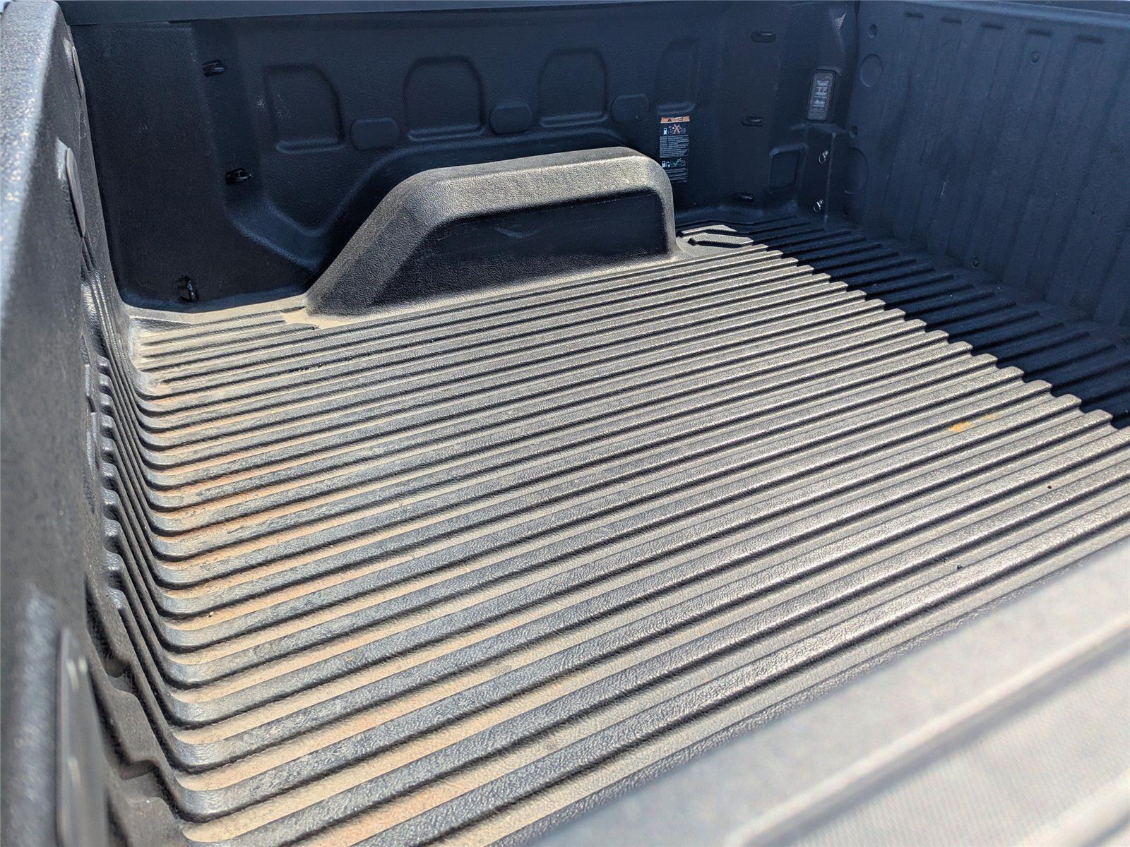 2022 Chevrolet Silverado 1500 RST photo 12