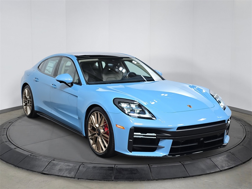 2026 Porsche Panamera GTS photo 3
