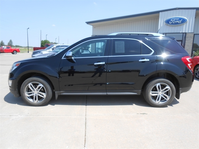 2017 Chevrolet Equinox Premier photo 2