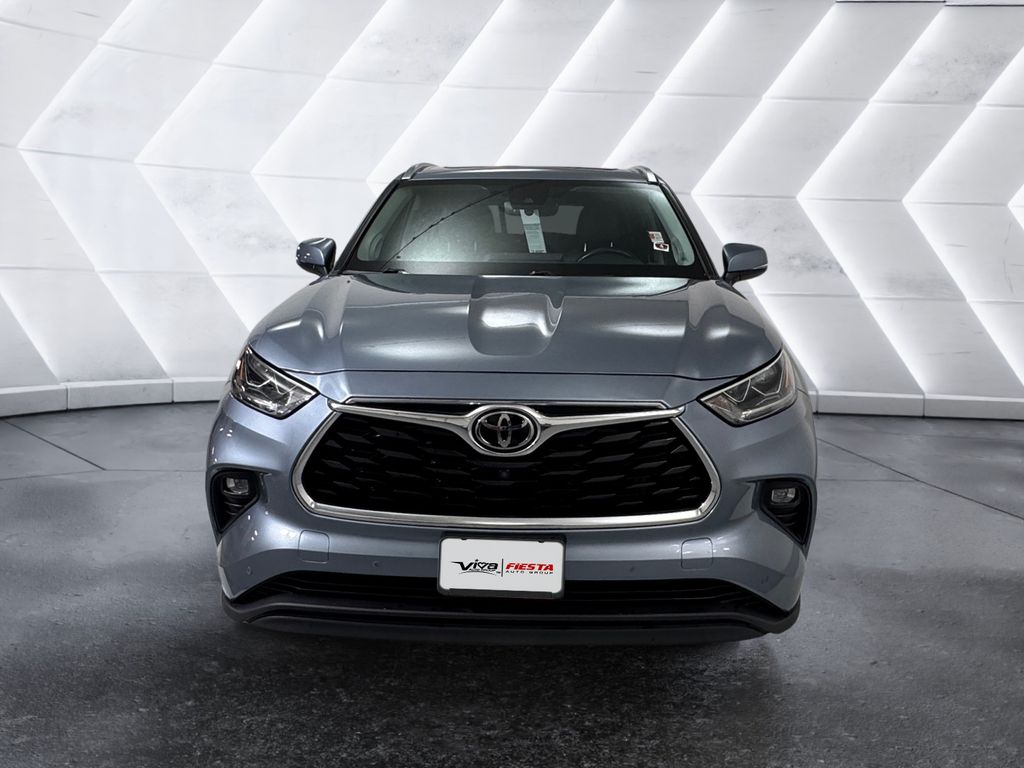2022 Toyota Highlander Limited photo 2