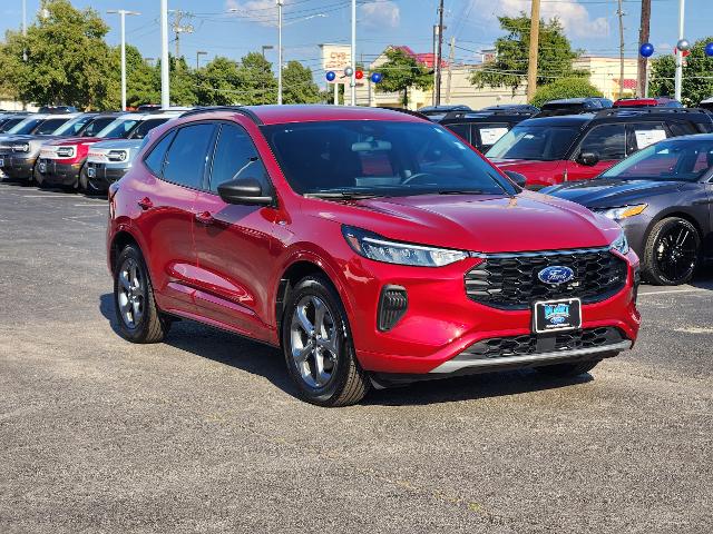 2024 Ford Escape ST-Line photo 2