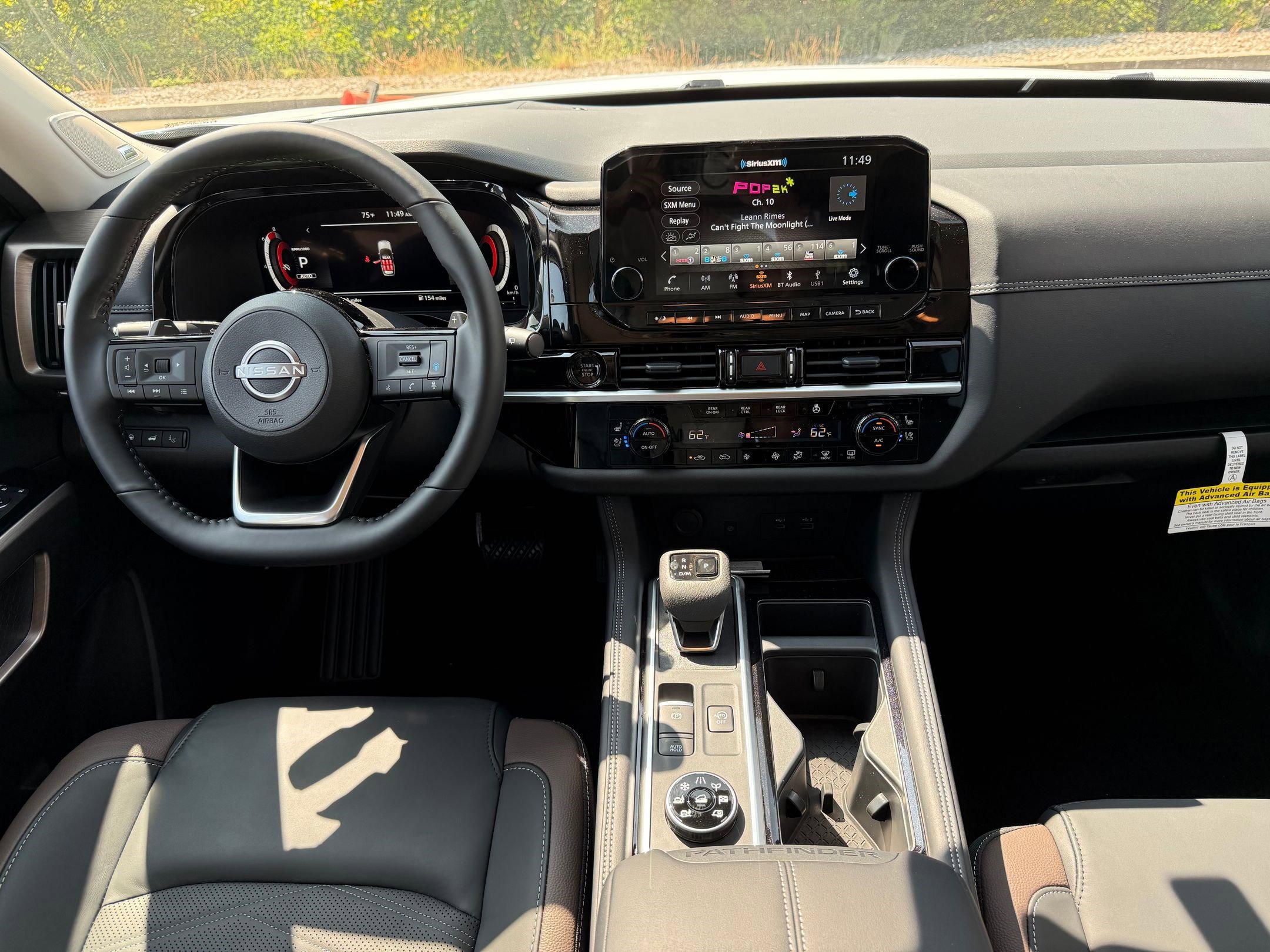 2025 Nissan Pathfinder Platinum photo 4
