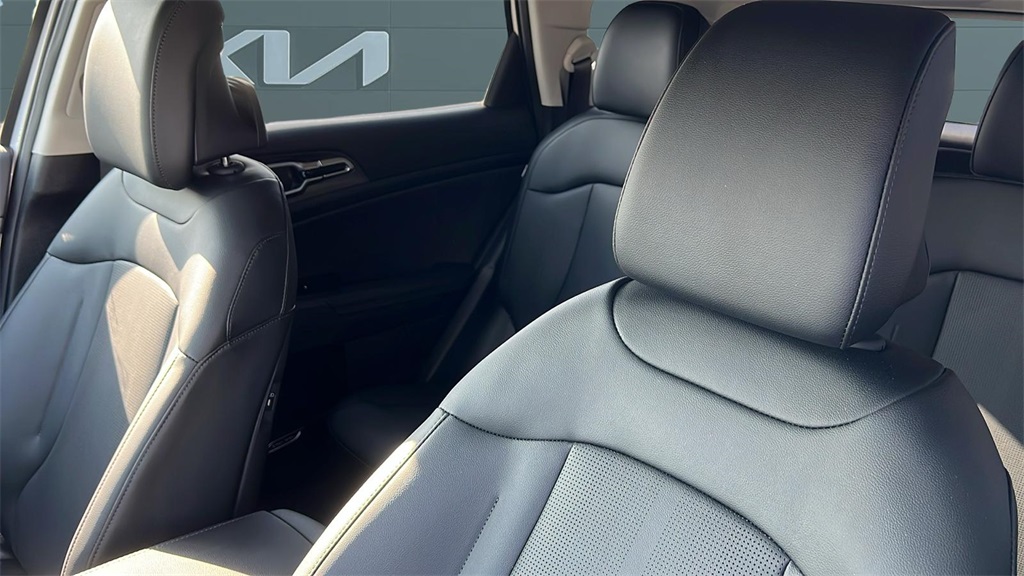 2026 Kia Sportage SX photo 17