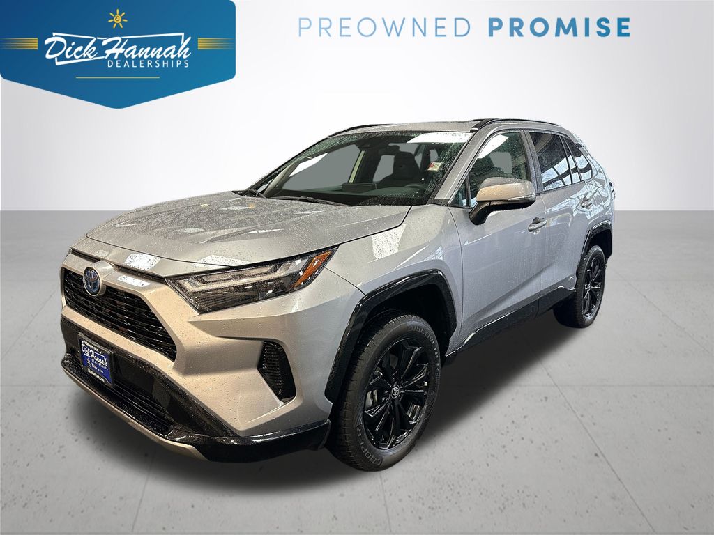 2023 Toyota RAV4 SE's photo