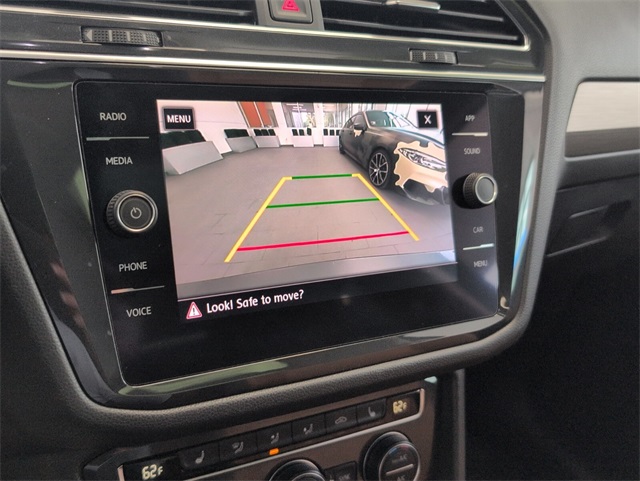 2018 Volkswagen Tiguan SEL photo 18