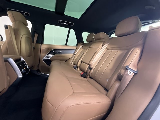 2025 Land Rover Range Rover SE photo 8