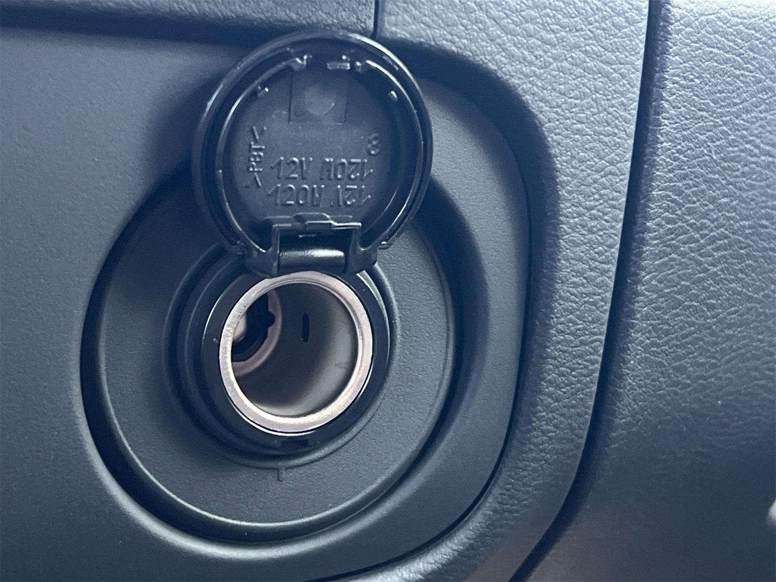 2025 Nissan Frontier PRO-4X photo 8