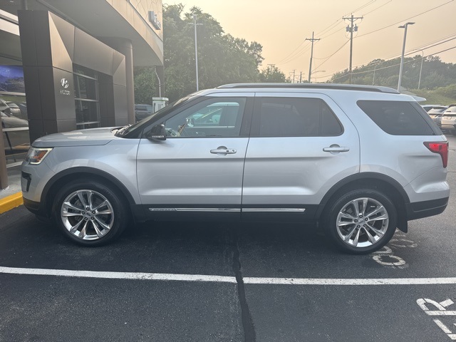 2018 Ford Explorer XLT photo 2