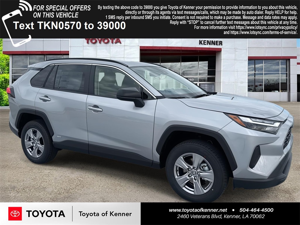 2025 Toyota RAV4 LE's photo