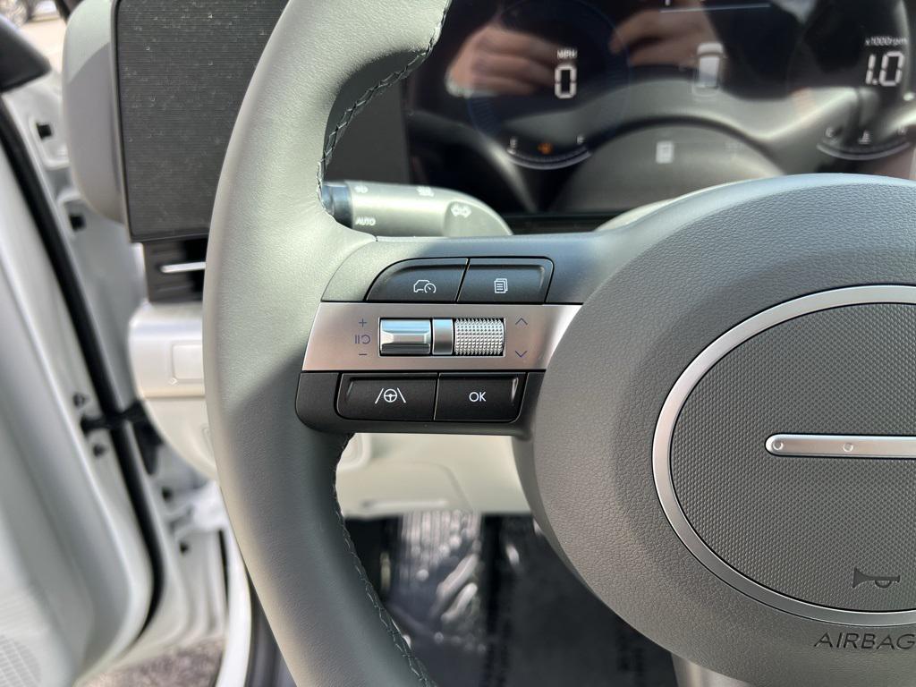 2025 Hyundai Kona SEL photo 13