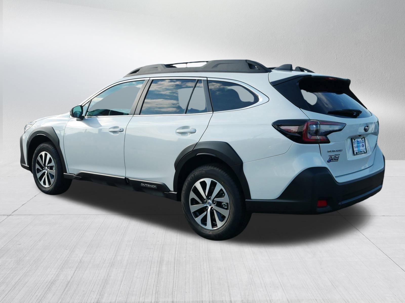 2025 Subaru Outback Premium photo 3