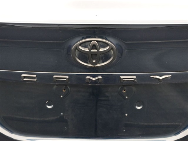 2019 Toyota Camry XSE photo 8