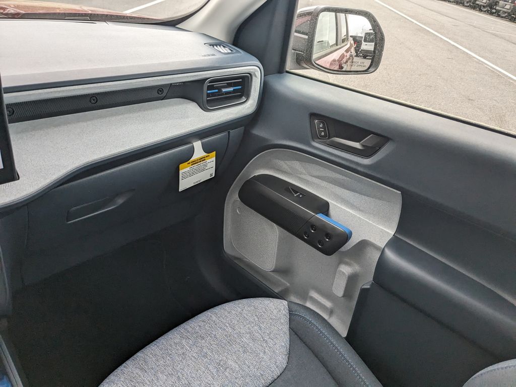 2025 Ford Maverick XLT photo 17