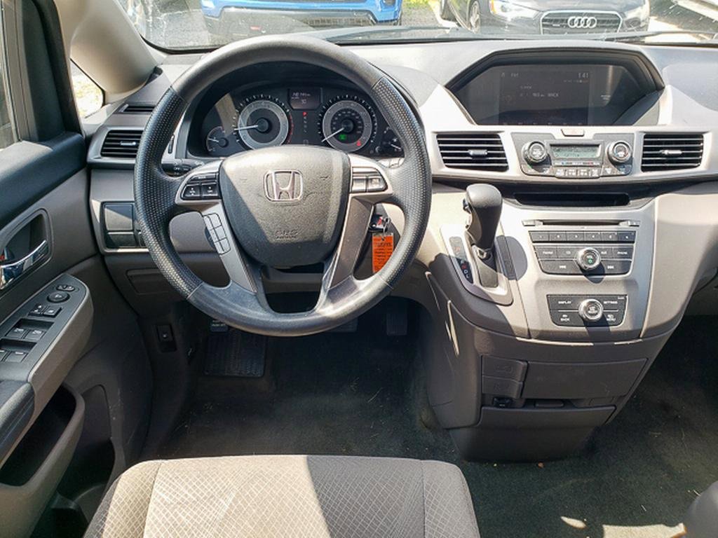 2016 Honda Odyssey LX photo 22