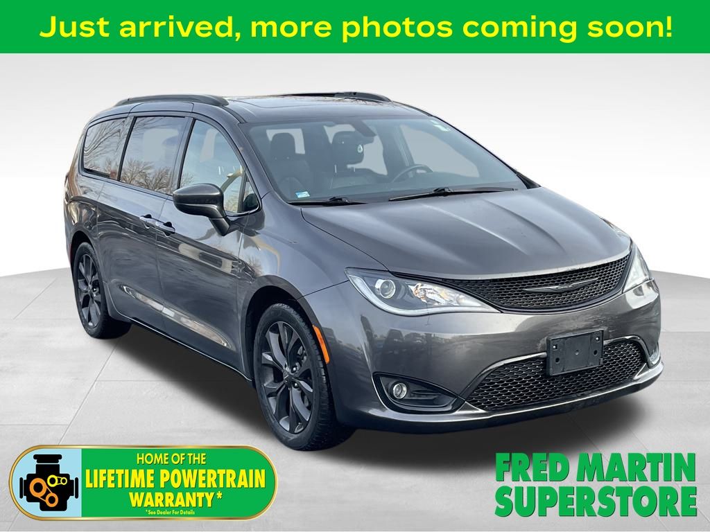 2019 Chrysler Pacifica Touring L Plus's photo