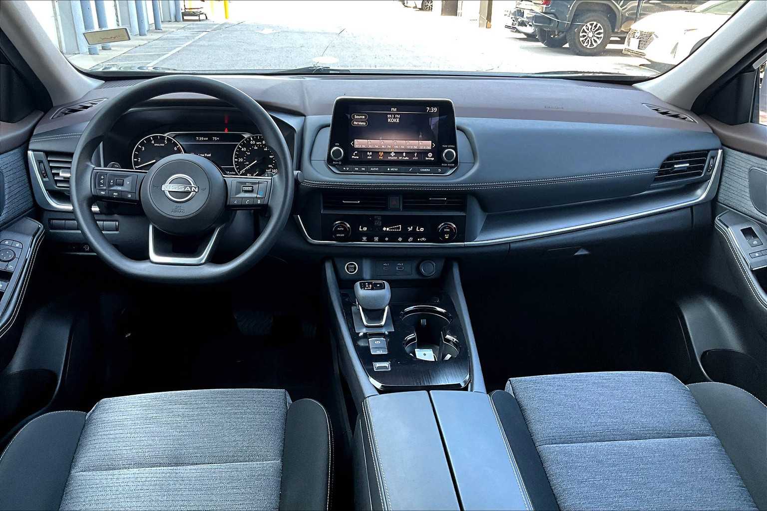 2023 Nissan Rogue SV photo 14