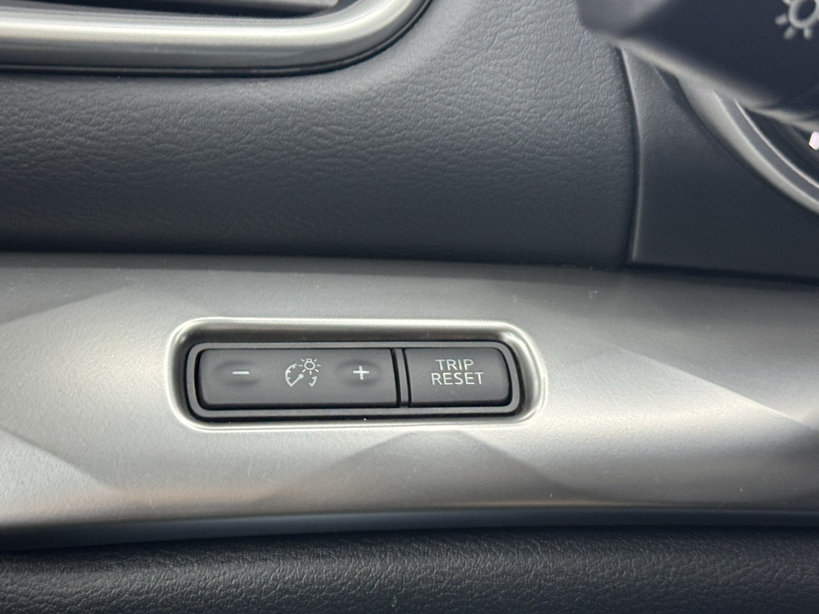 2023 Nissan Maxima SV photo 36