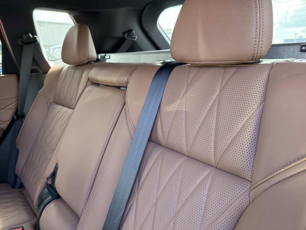 2025 Mitsubishi Outlander SEL photo 12